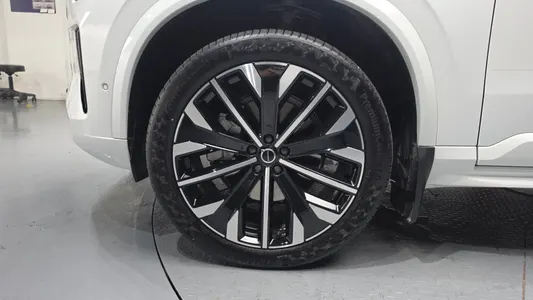 Volvo XC90 2 B6 2025 5
