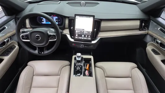 Volvo XC90 2 B6 2025 7