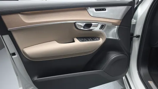 Volvo XC90 2 B6 2025 24