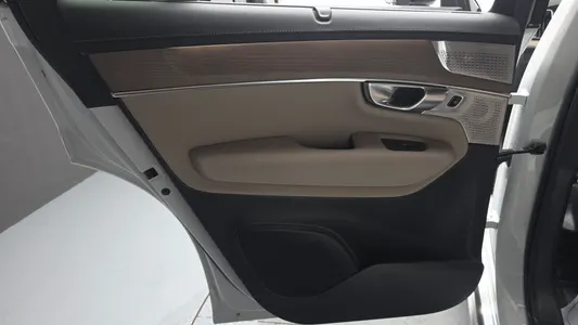 Volvo XC90 2 B6 2025 25