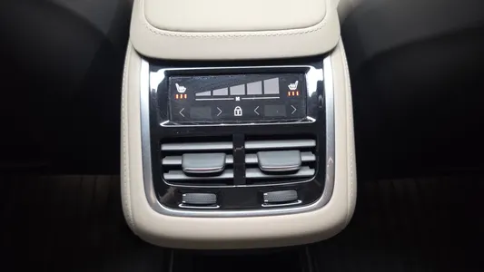 Volvo XC90 2 B6 2025 31