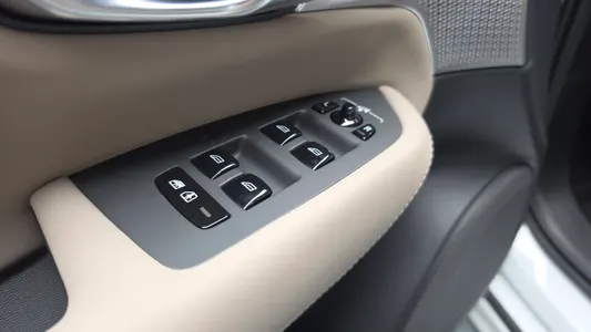 Volvo XC90 2 B6 2025 27