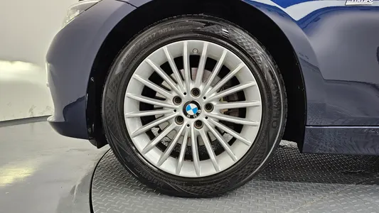 BMW 3 Series (F30) 320i 2016 5