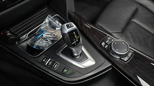 BMW 3 Series (F30) 320i 2016 9