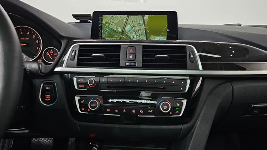 BMW 3 Series (F30) 320i 2016 14
