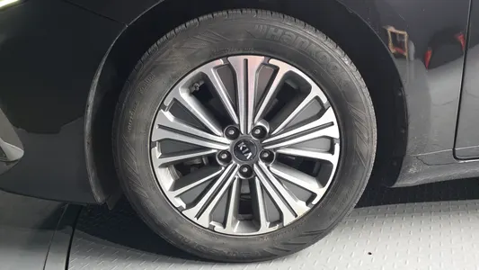 Kia K7 2019 5