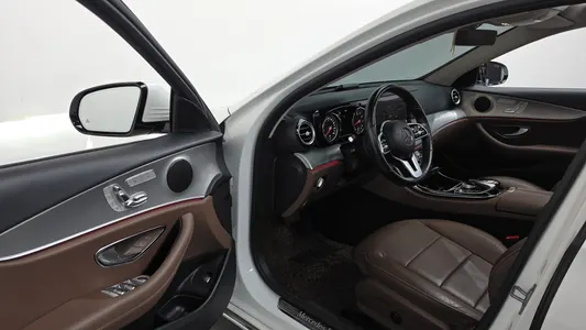 Mercedes-Benz E-Class W213 E300 2018 10