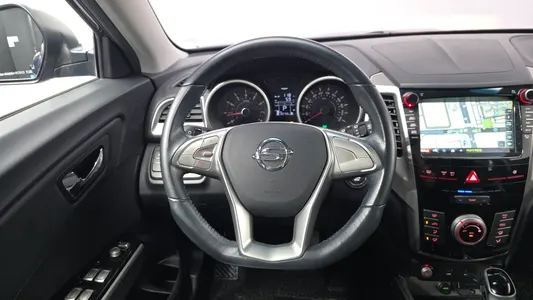 KG Mobility Tivoli VX 2WD 2016 15