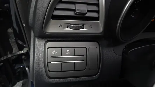 KG Mobility Tivoli VX 2WD 2016 19