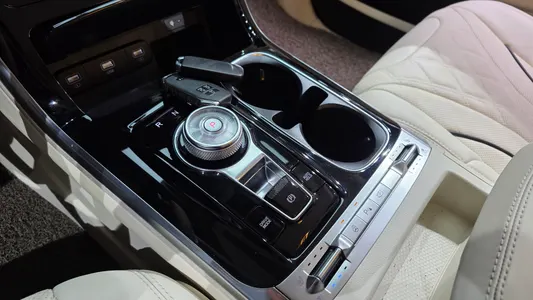 Kia Carnival 9 () 2021 9