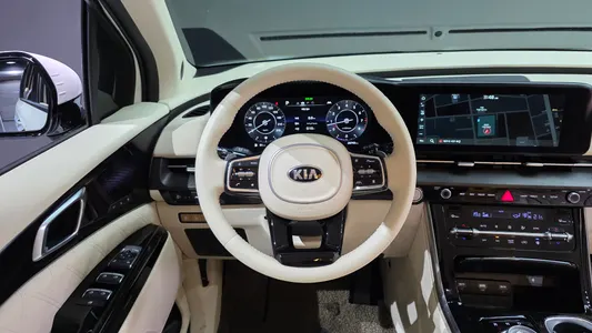 Kia Carnival 9 () 2021 13