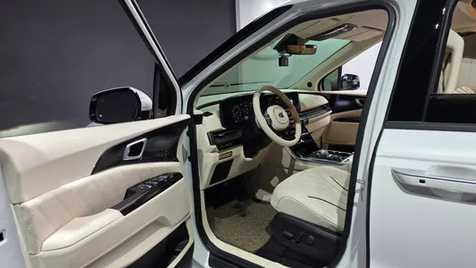 Kia Carnival 9 () 2021 10