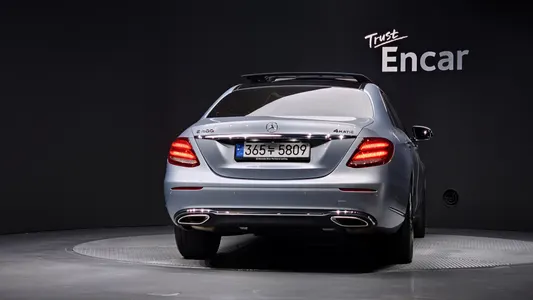 Mercedes-Benz E-Class W213 E400 4MATIC 2018 4