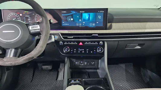 Hyundai (DN8) 1.6 2023 13