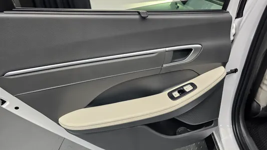 Hyundai (DN8) 1.6 2023 25