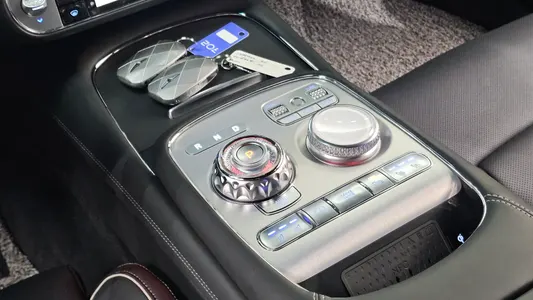 Genesis G90 (RS 4) 3.5 e-S/C AWD 2024 9