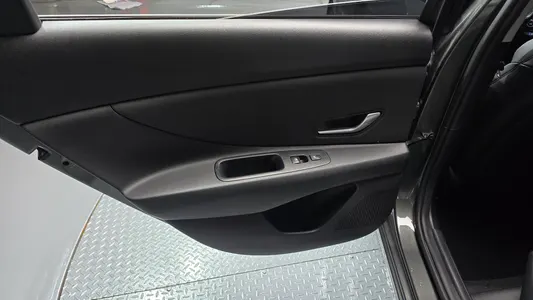 Hyundai (CN7) 1.6 2021 25