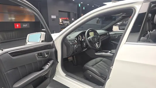 Mercedes-Benz E-Class W212 E350 4MATIC 2014 9