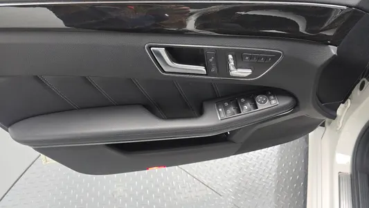 Mercedes-Benz E-Class W212 E350 4MATIC 2014 24