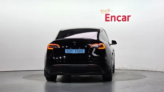 Tesla Y RWD 2023 4