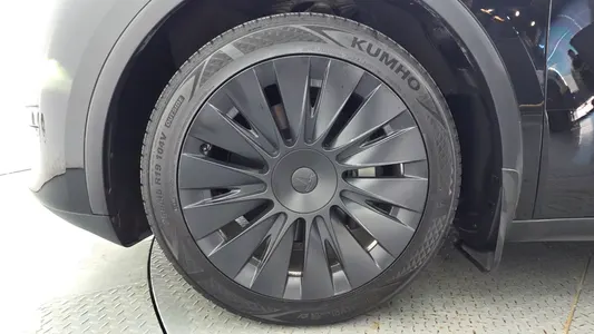 Tesla Y RWD 2023 5