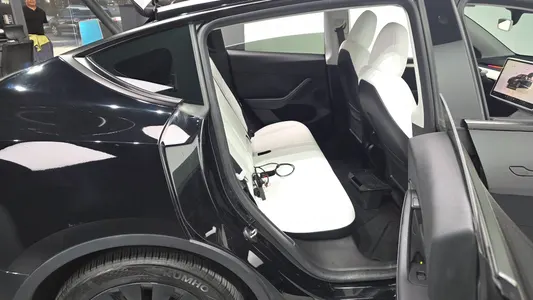 Tesla Y RWD 2023 12