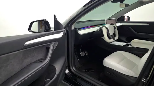 Tesla Y RWD 2023 10
