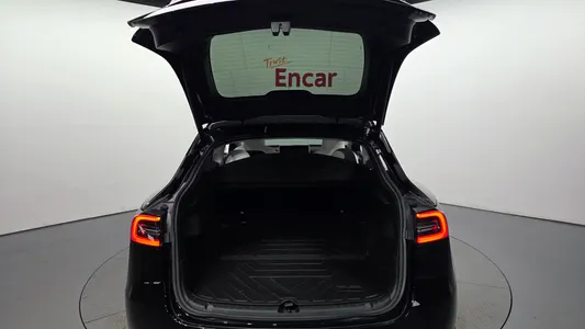 Tesla Y RWD 2023 20