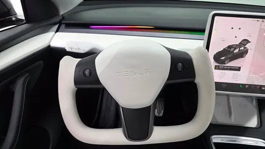 Tesla Y RWD 2023 16