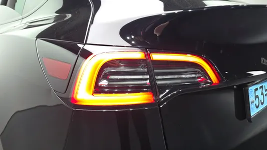 Tesla Y RWD 2023 23