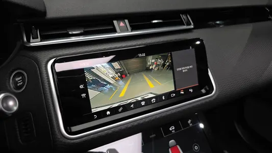 Land Rover 레인지로버 벨라 2.0 D240 R- SE 2019 16