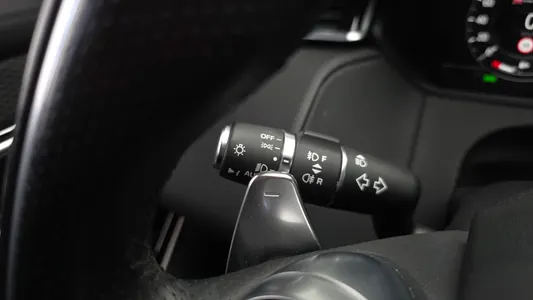Land Rover 레인지로버 벨라 2.0 D240 R- SE 2019 34