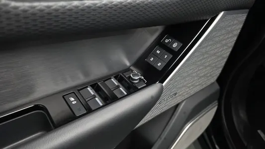 Land Rover 레인지로버 벨라 2.0 D240 R- SE 2019 35