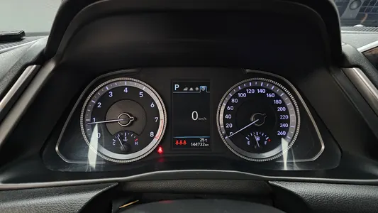 Hyundai (DN8) 2.0 LPG() 2021 8