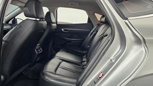 Hyundai (DN8) 2.0 LPG() 2021 27