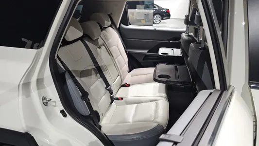 KG Mobility EVX E7 2024 11