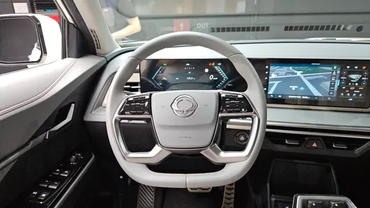 KG Mobility EVX E7 2024 13
