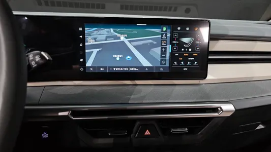 KG Mobility EVX E7 2024 20