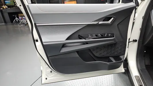 KG Mobility EVX E7 2024 25