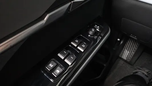 KG Mobility EVX E7 2024 35