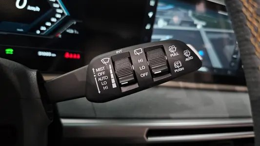 KG Mobility EVX E7 2024 31