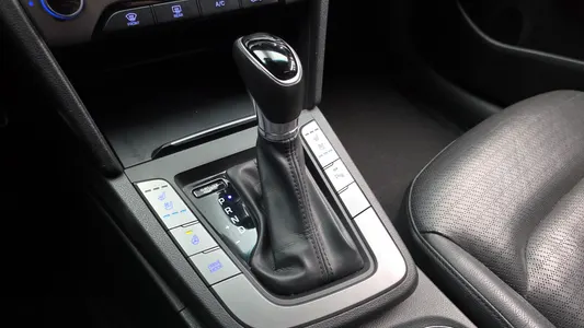 Hyundai AD 1.6 GDI 2015 9