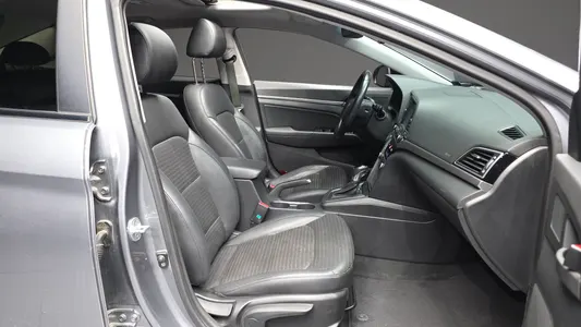 Hyundai AD 1.6 GDI 2015 11