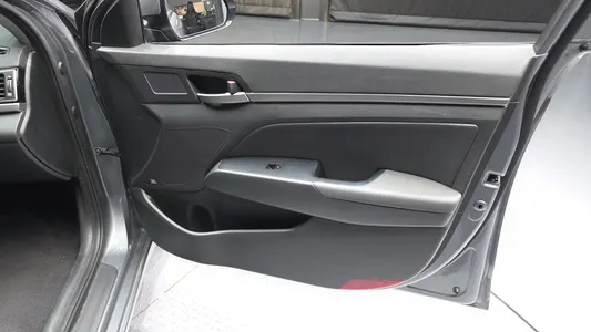 Hyundai AD 1.6 GDI 2015 24