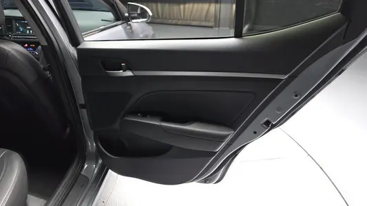 Hyundai AD 1.6 GDI 2015 25