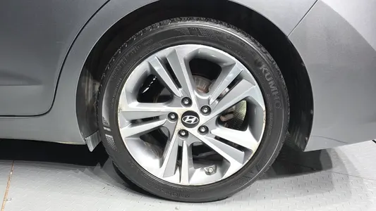Hyundai AD 1.6 GDI 2015 21