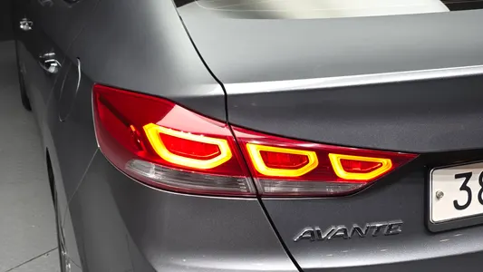 Hyundai AD 1.6 GDI 2015 23