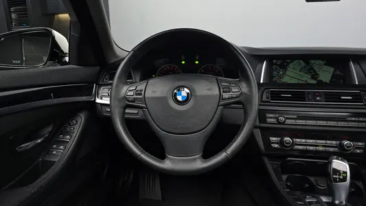 BMW 5 Series (F10) 520d M 2015 11