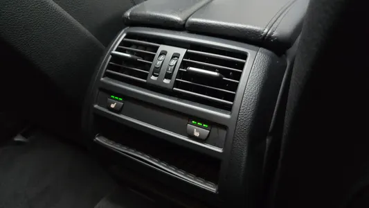 BMW 5 Series (F10) 520d M 2015 15