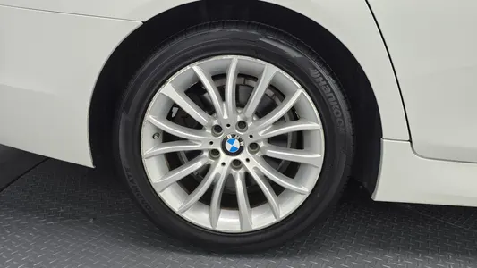 BMW 5 Series (F10) 520d M 2015 21